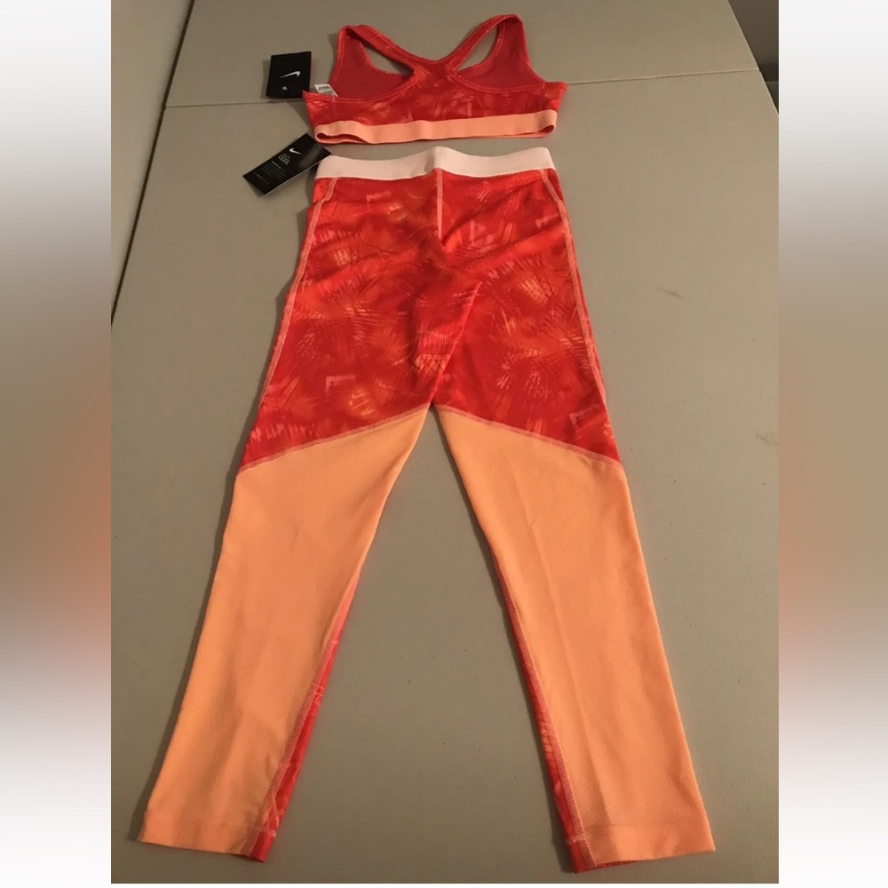 Girl's Nike Pro Cool Set (Top & Capri Tights Pants) Orange NWT Size Medium. NWT